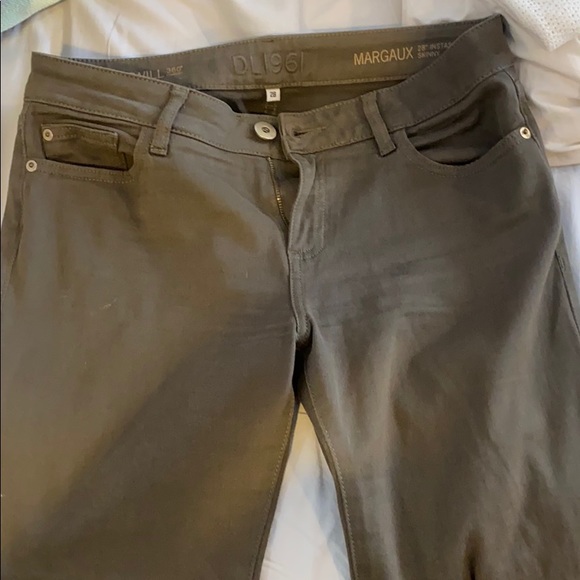 DL1961 - Picture 1 of 1